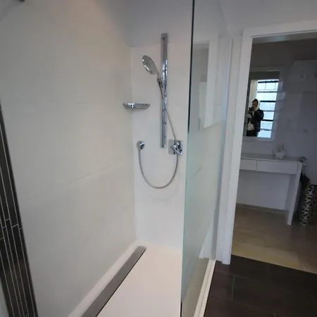 Apartamento 06 *